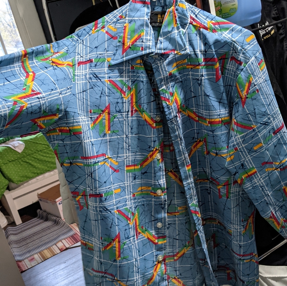 Vintage/retro 90's style button shirt